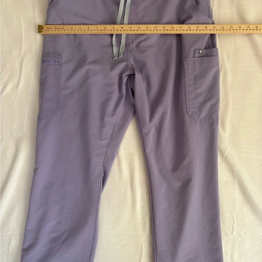 Figs Women's Lavender Dew Scrub Set - TECHNICAL COLLECTION - Picture 8 of 11